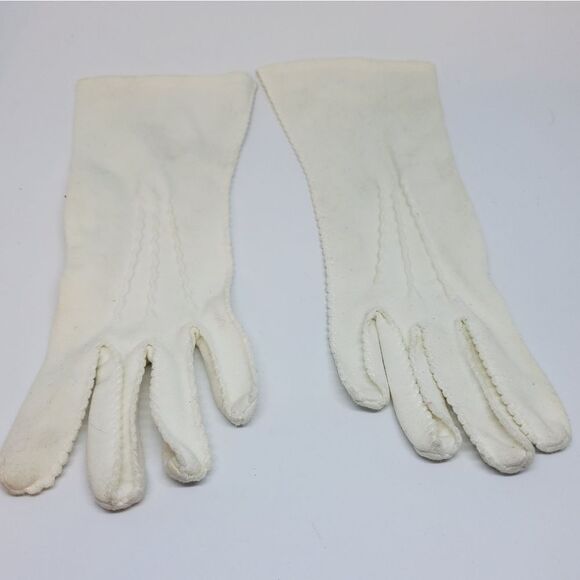 Vintage White Gloves  - Picture 1 of 2